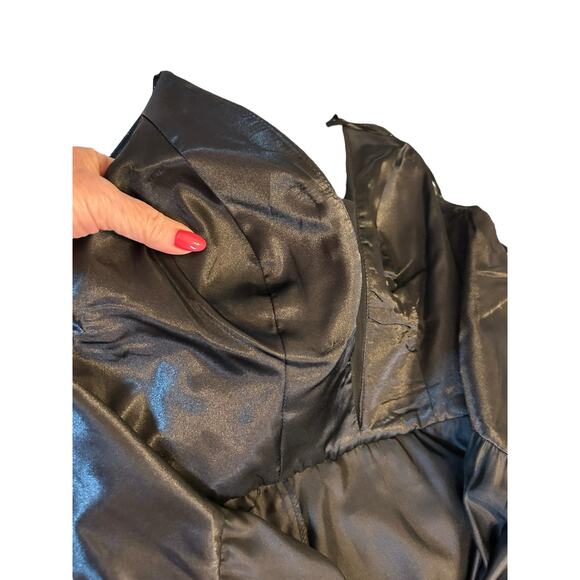 Betsy & Adam Black Metallic Gown - Size 4 - Picture 13 of 16